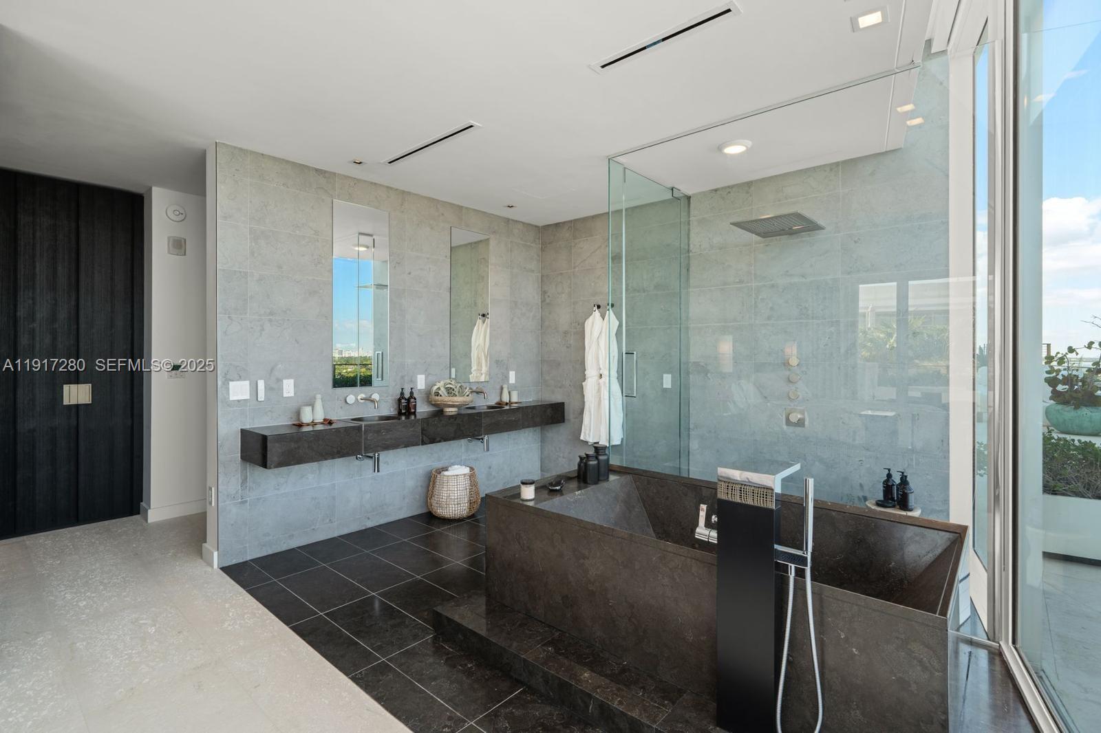 The Ritz-Carlton Resi - Residential Lease