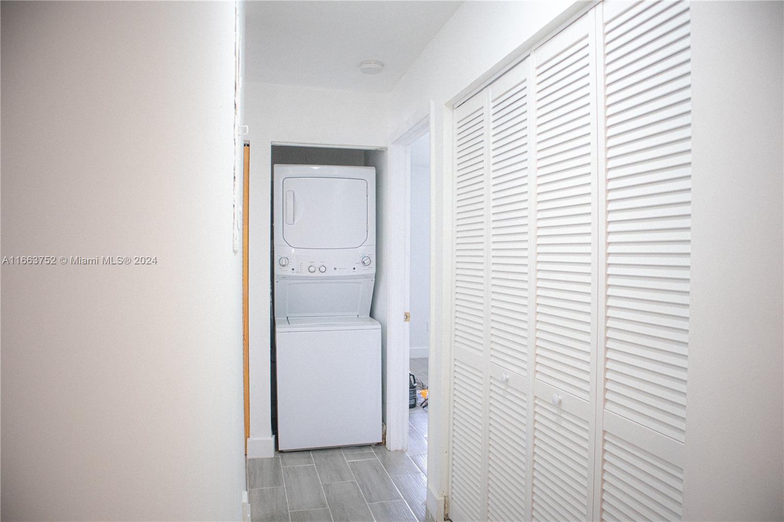 MILLER VILLAS CONDO - Residential