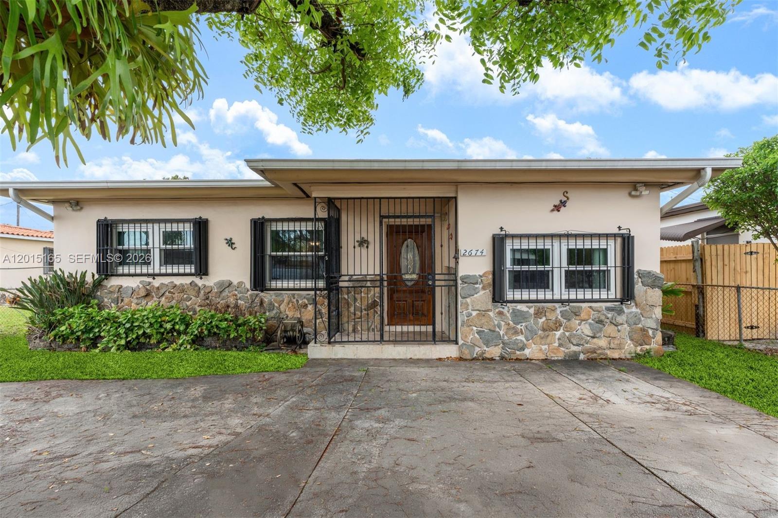 HIALEAH HOMESITES - Residential