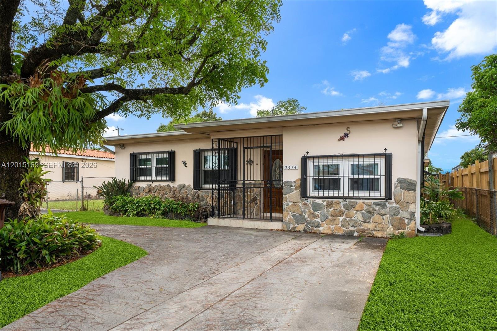 HIALEAH HOMESITES - Residential