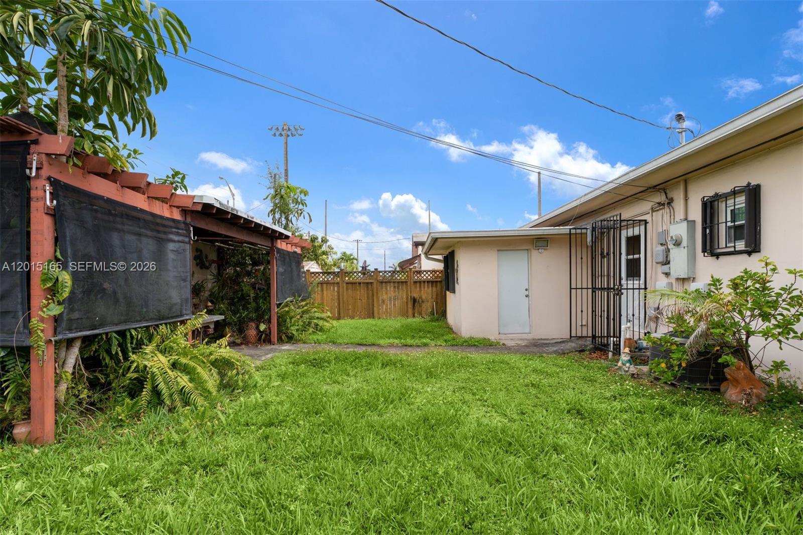HIALEAH HOMESITES - Residential