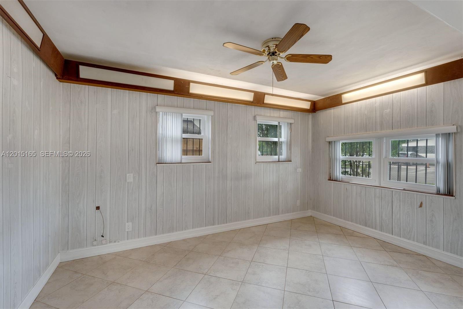 HIALEAH HOMESITES - Residential
