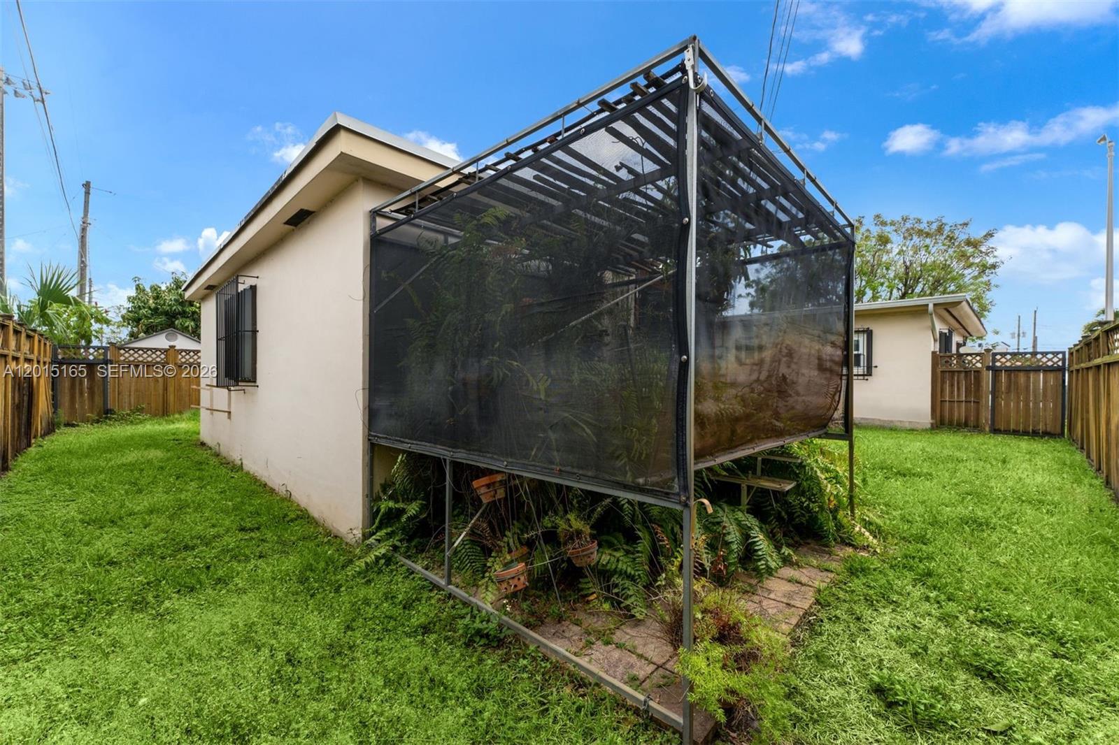 HIALEAH HOMESITES - Residential