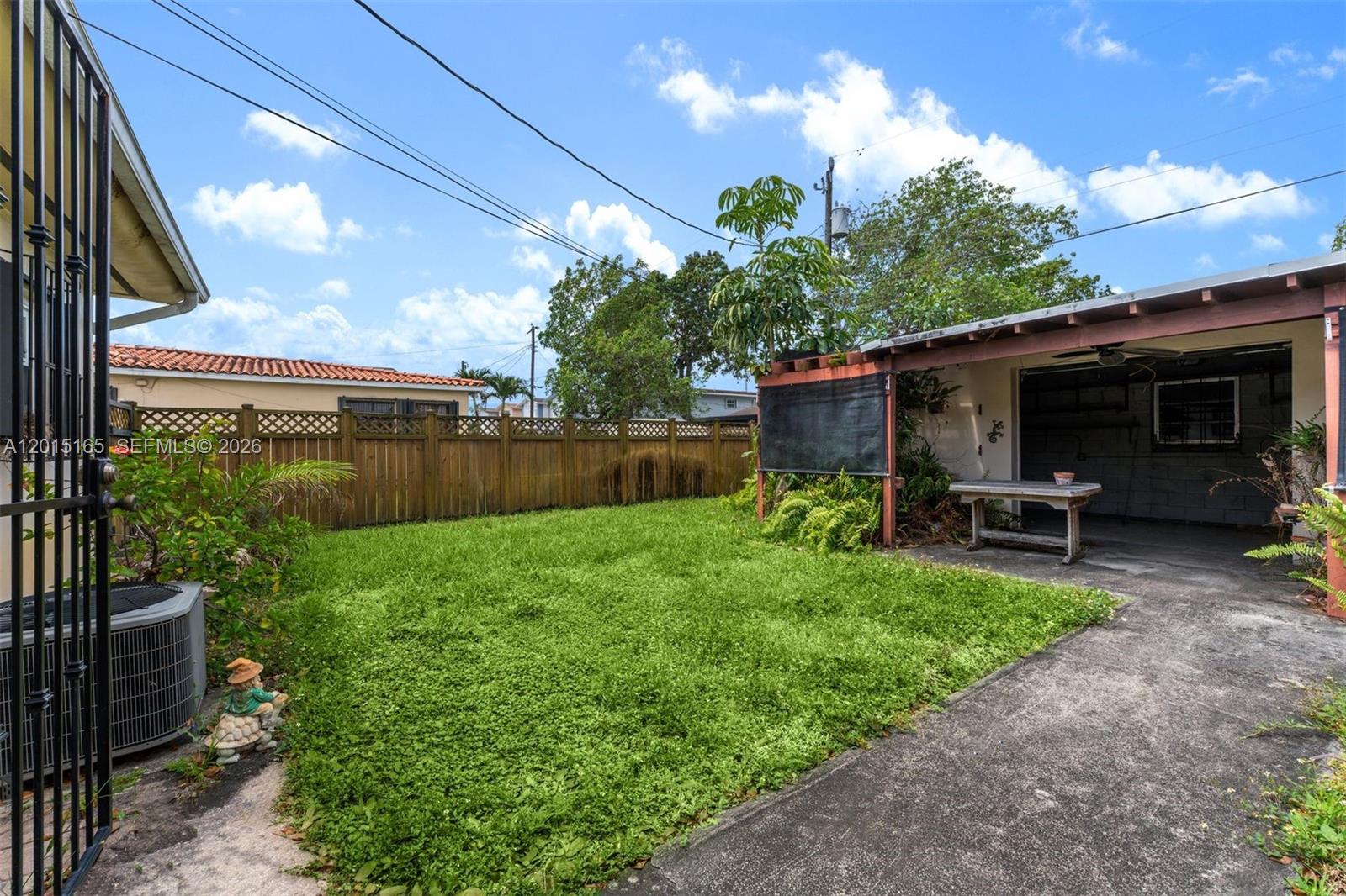 HIALEAH HOMESITES - Residential