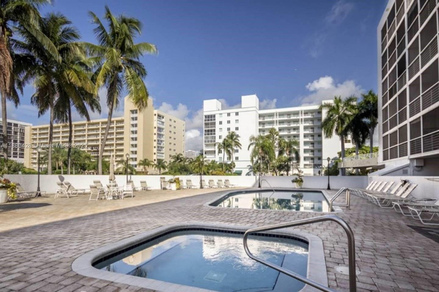 LE FRONTENAC CONDO - Residential