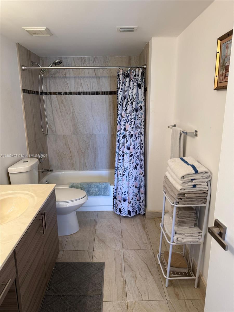 LE FRONTENAC CONDO - Residential