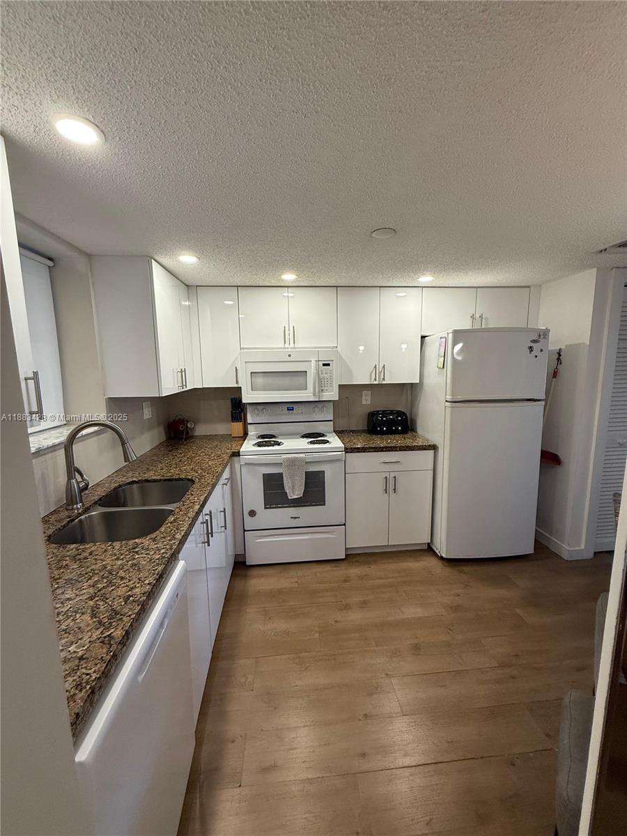 LE FRONTENAC CONDO - Residential