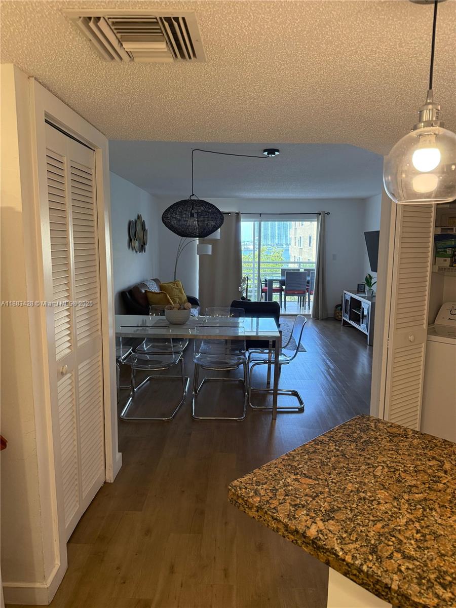 LE FRONTENAC CONDO - Residential