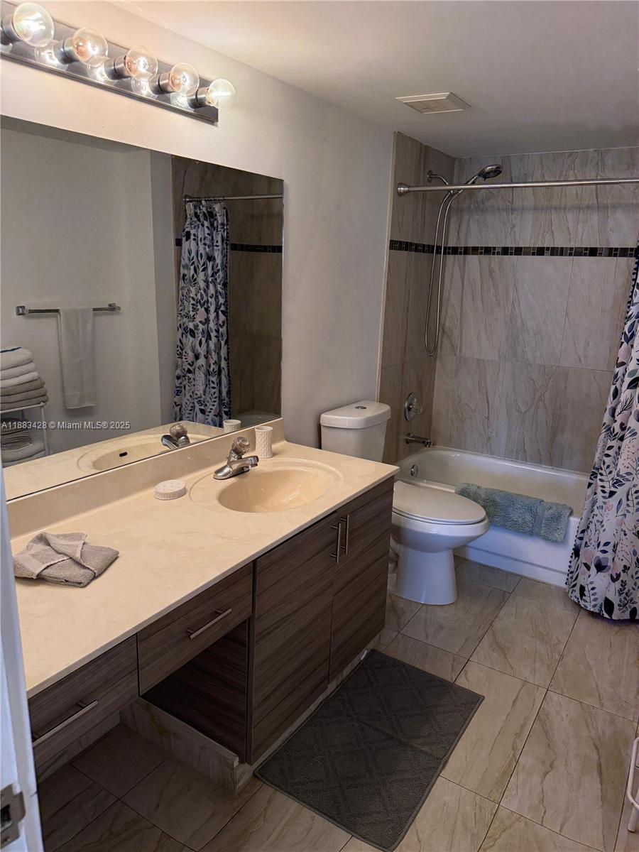 LE FRONTENAC CONDO - Residential