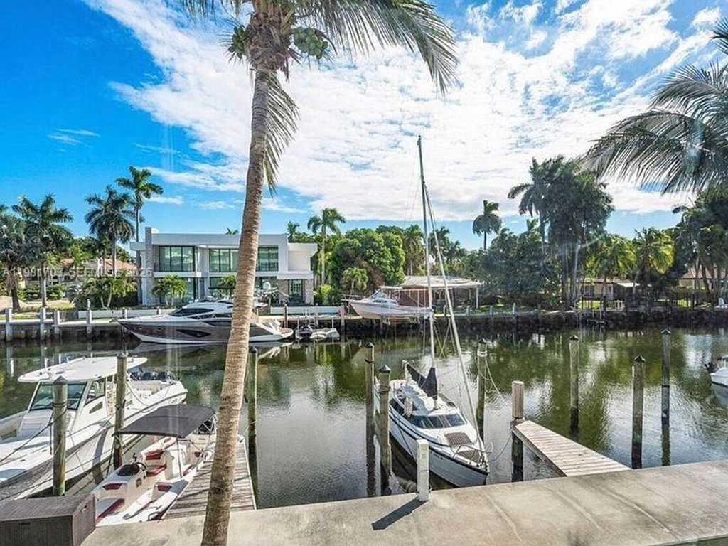 Photo of 40 Isle Of Venice Dr #6, Fort Lauderdale, FL 33301 (MLS # A11981703)