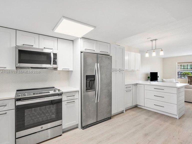 ISLAND HOUSE EAST CONDO - Residential