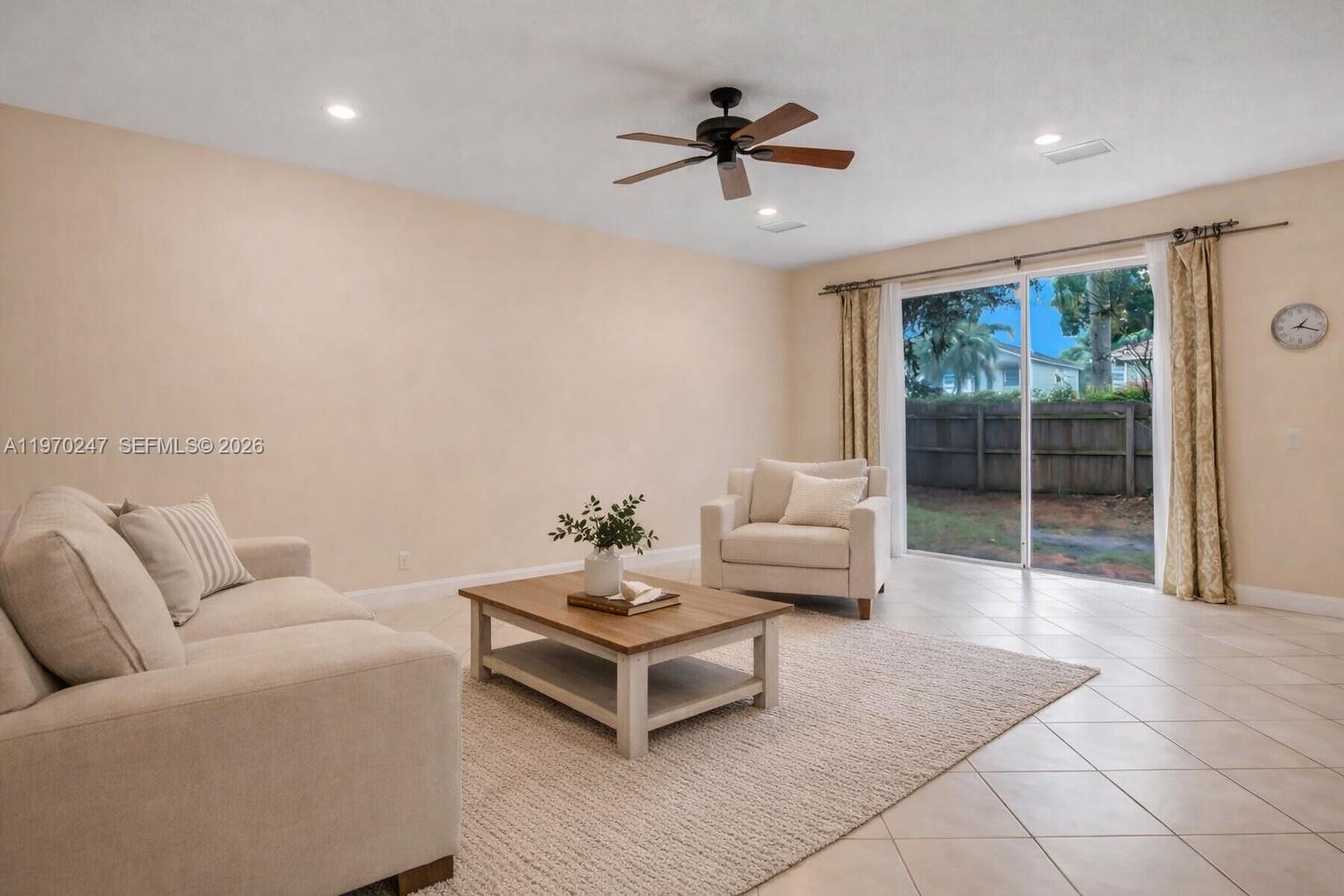 SYMPHONY BAY - Residential