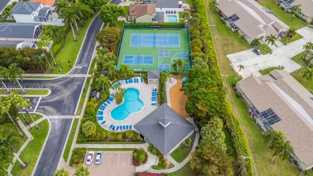 SYMPHONY BAY - Residential