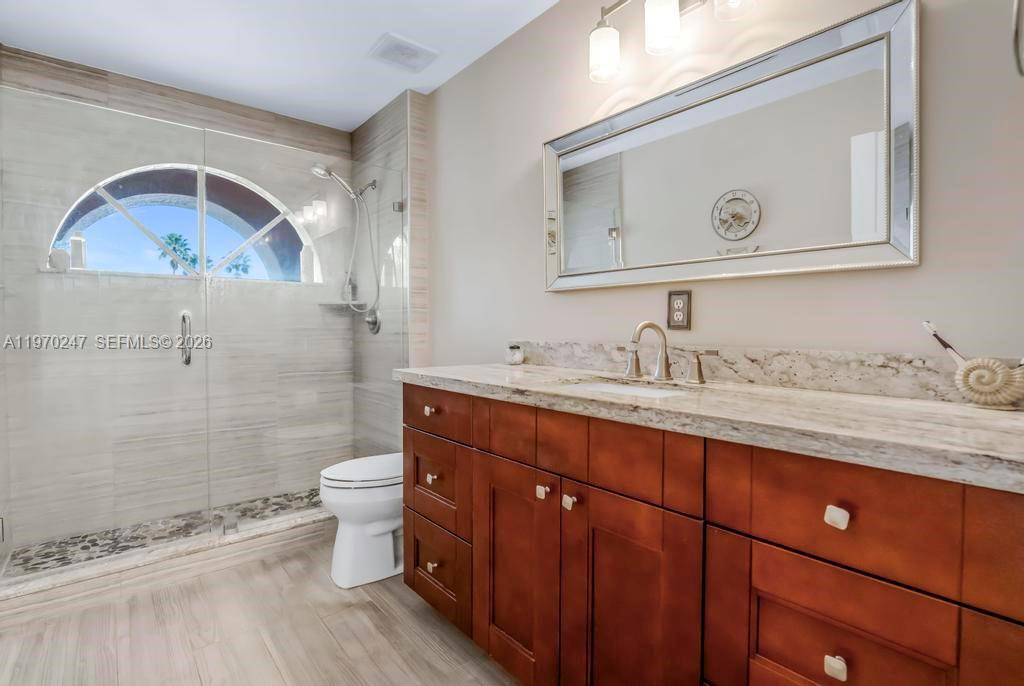 SYMPHONY BAY - Residential