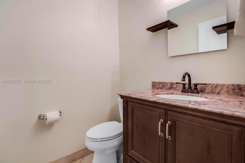 SYMPHONY BAY - Residential