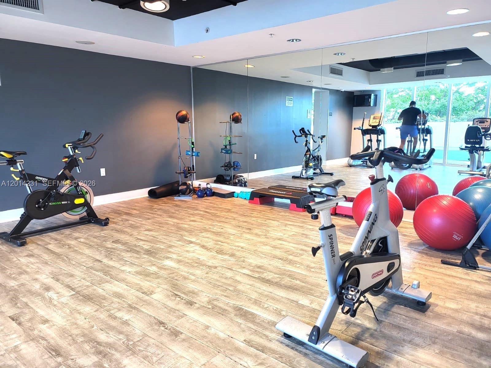 TERRAZAS RIVERPARK VILLAG - Residential Lease