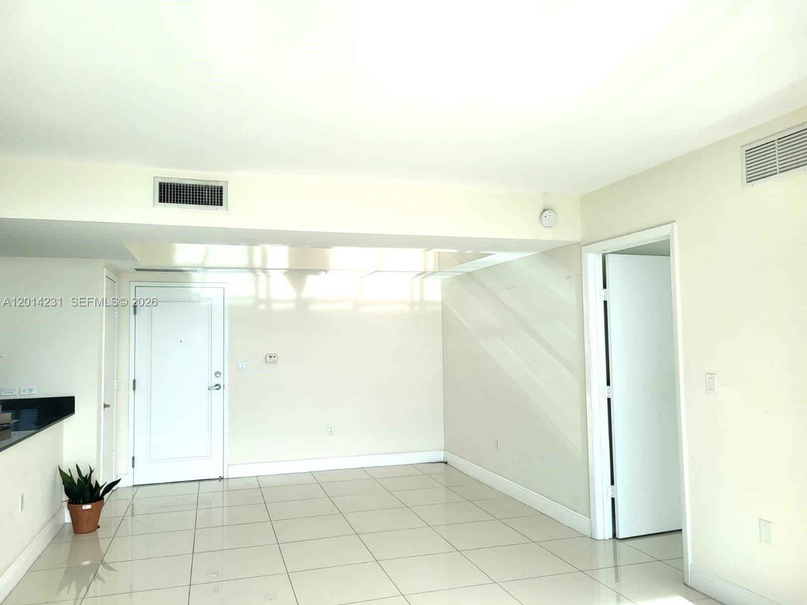 TERRAZAS RIVERPARK VILLAG - Residential Lease