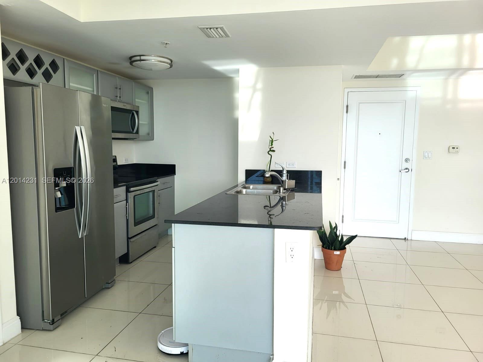 TERRAZAS RIVERPARK VILLAG - Residential Lease