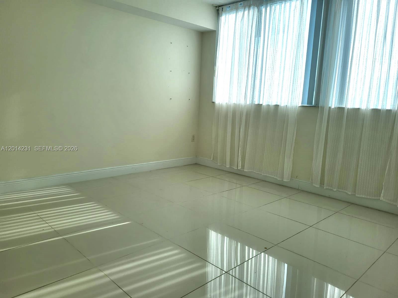 TERRAZAS RIVERPARK VILLAG - Residential Lease