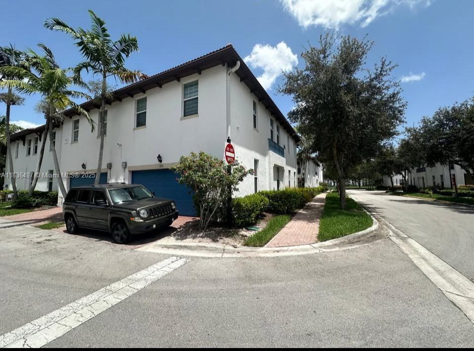 This Stunning Townhome is Immaculate In the exclusive Montclair Community. It is spacious and a must see for those renters wanting not just a place to live but a lifestyle.