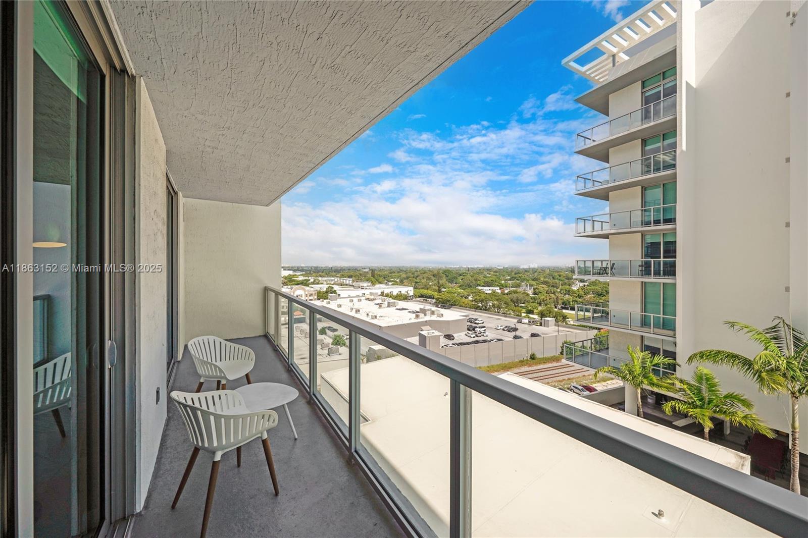 QUADRO CONDO - Residential