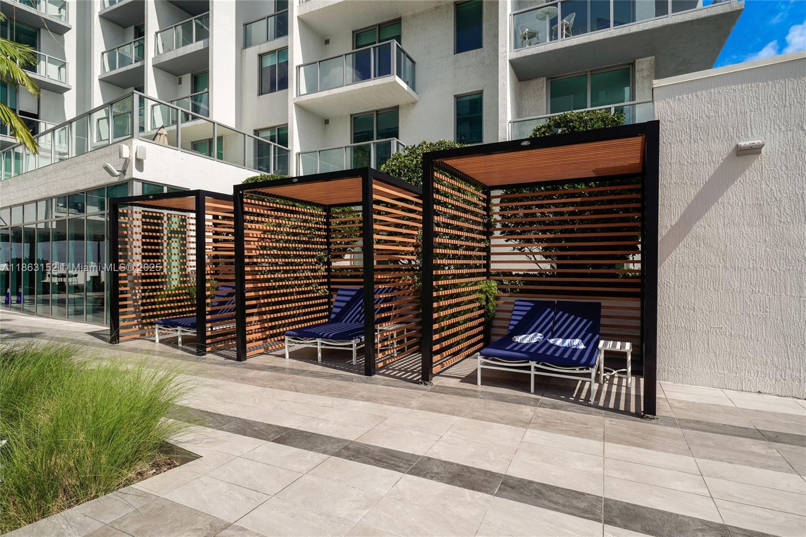 QUADRO CONDO - Residential