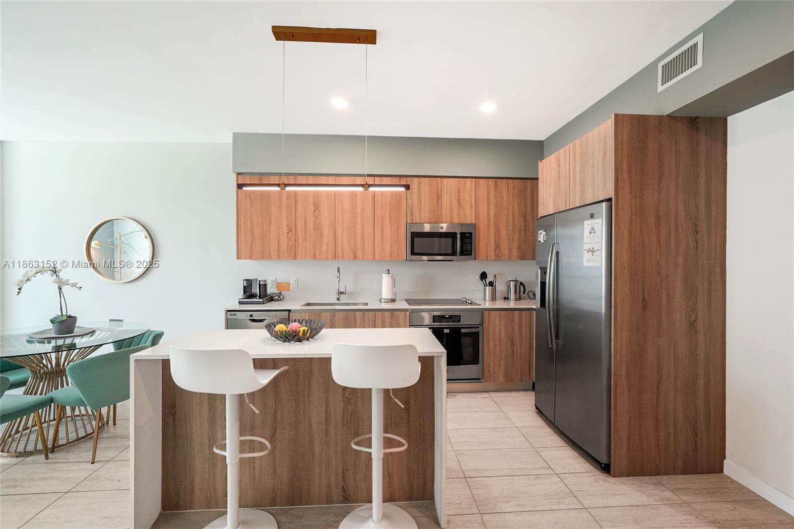 QUADRO CONDO - Residential