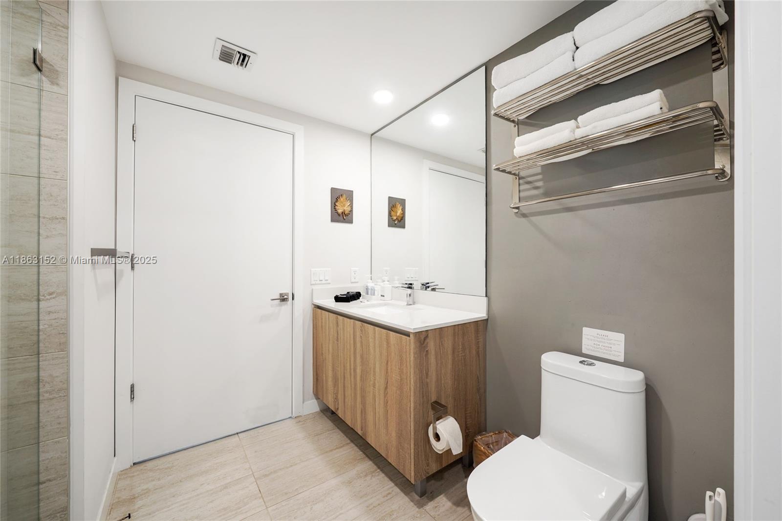 QUADRO CONDO - Residential