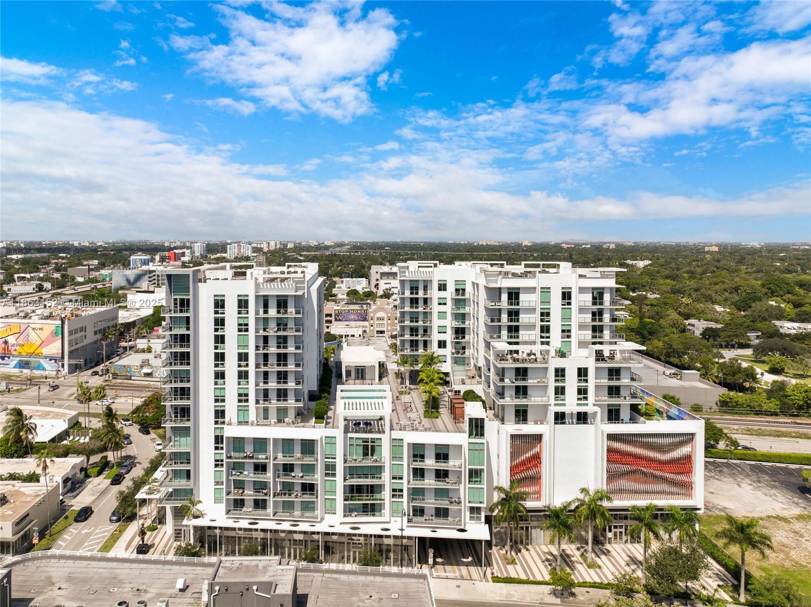 QUADRO CONDO - Residential