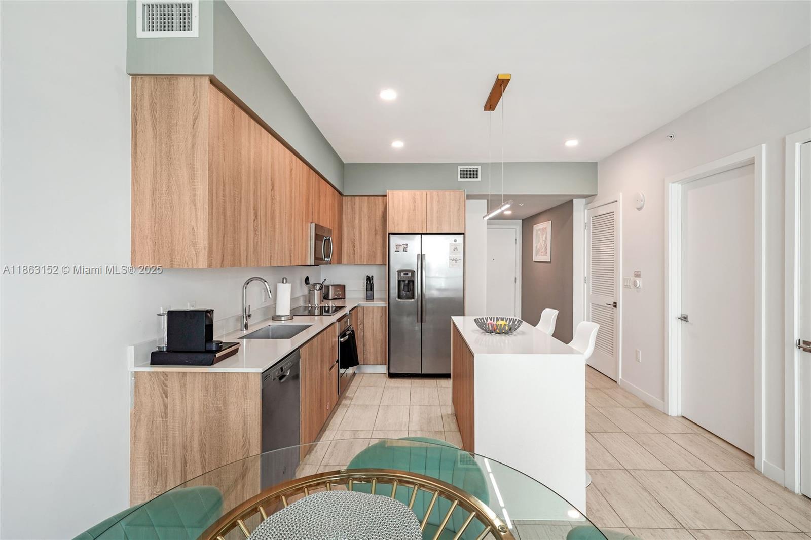 QUADRO CONDO - Residential