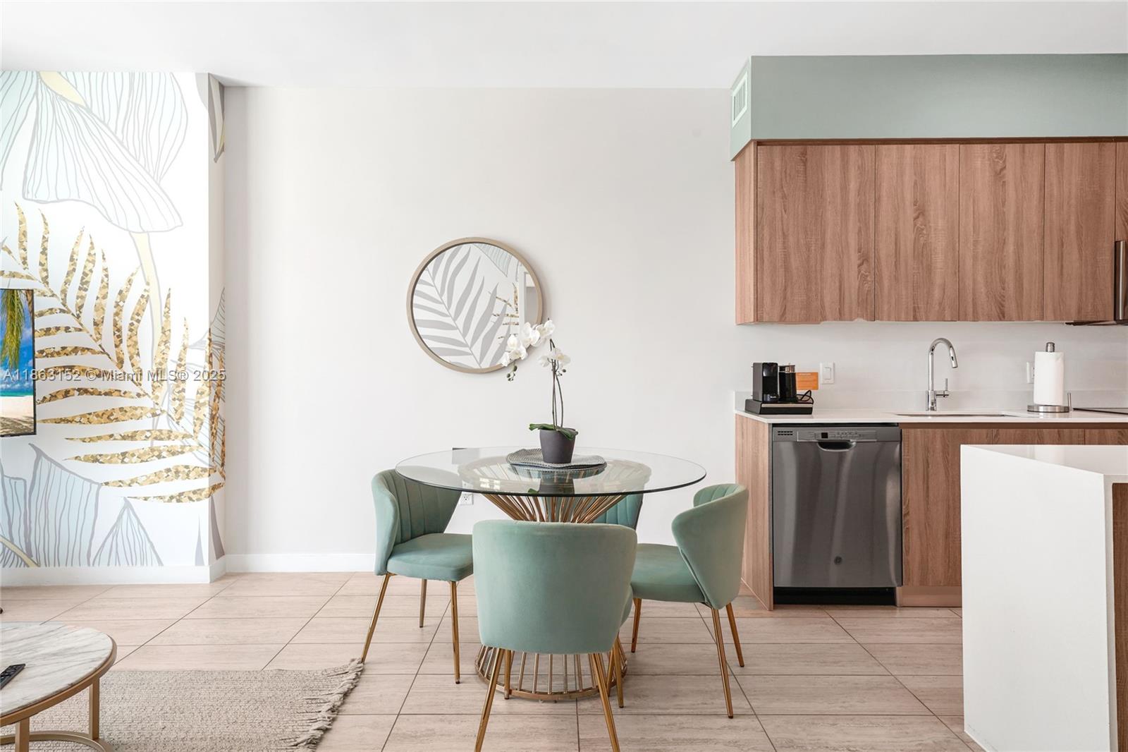 QUADRO CONDO - Residential