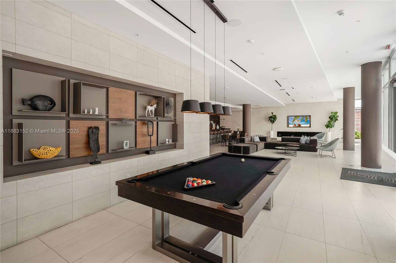 QUADRO CONDO - Residential