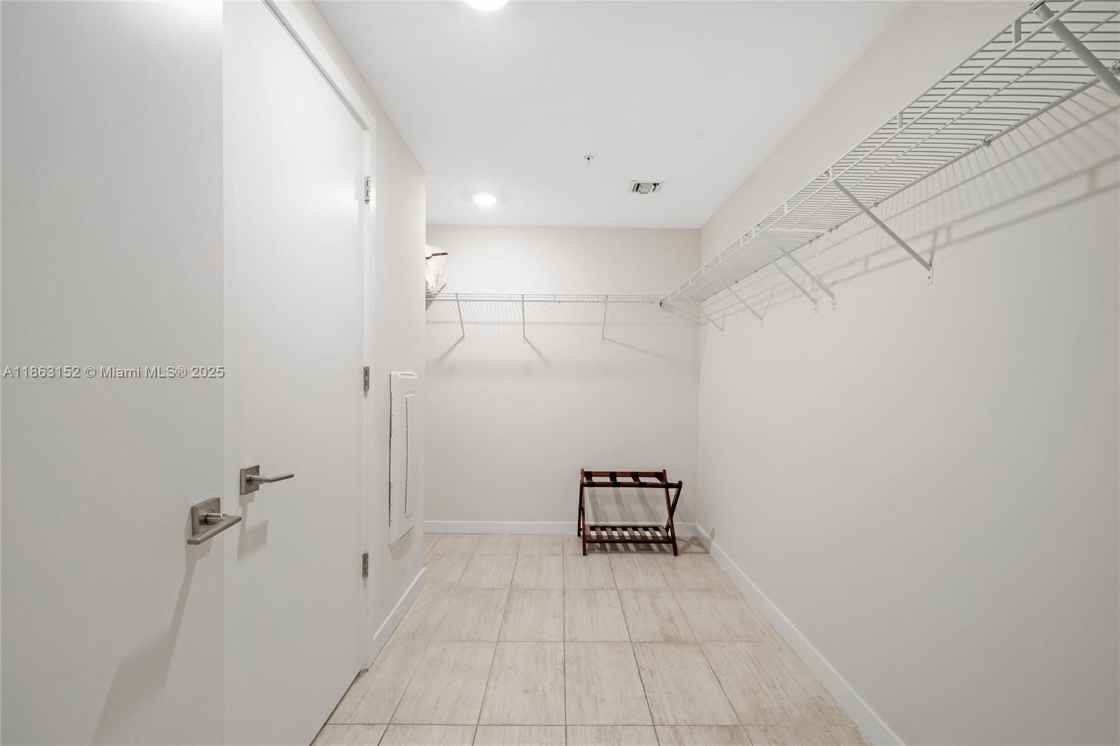 QUADRO CONDO - Residential