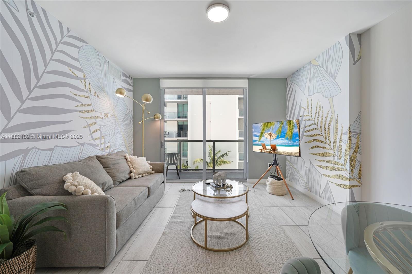 QUADRO CONDO - Residential