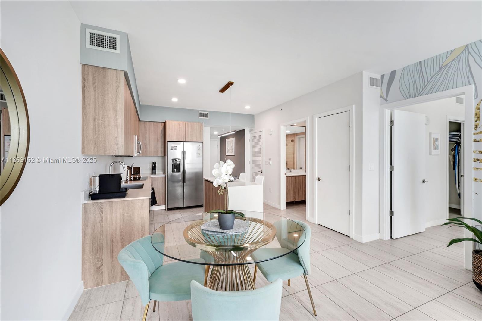 QUADRO CONDO - Residential