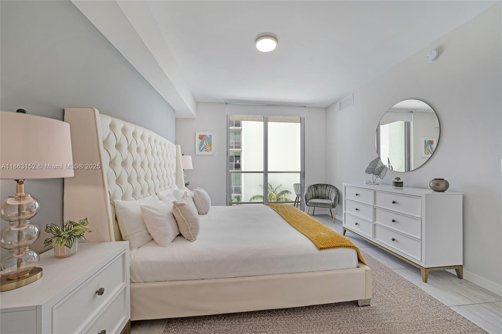 QUADRO CONDO - Residential