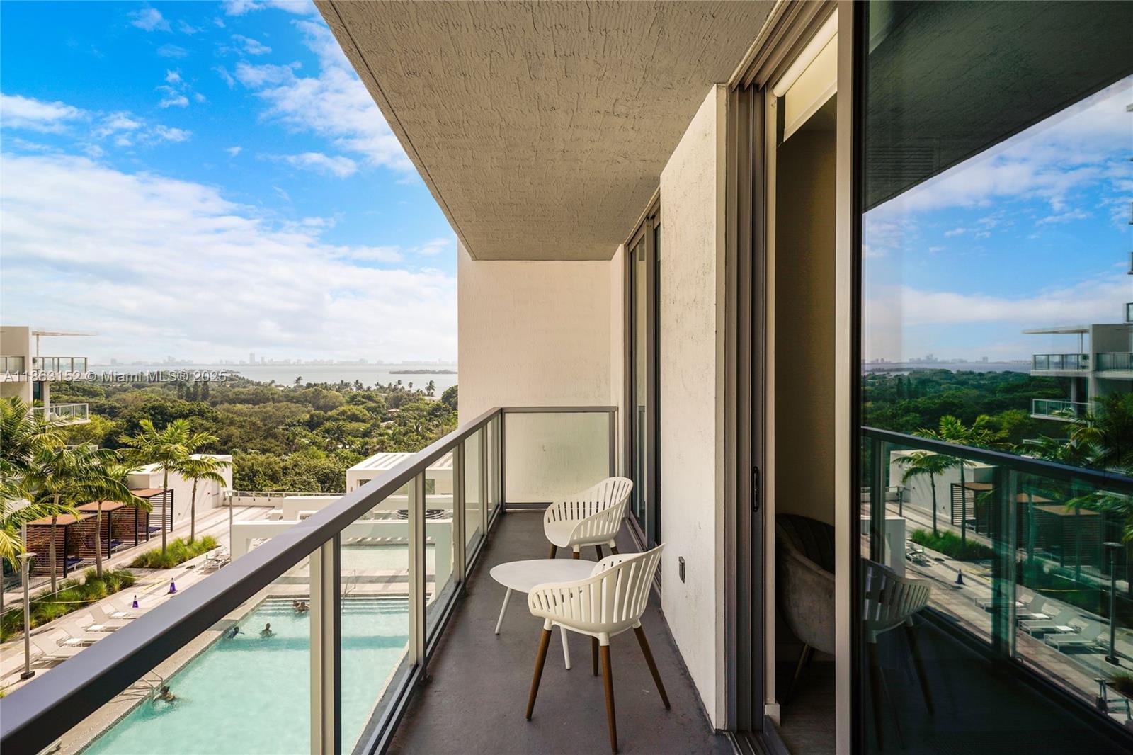 QUADRO CONDO - Residential