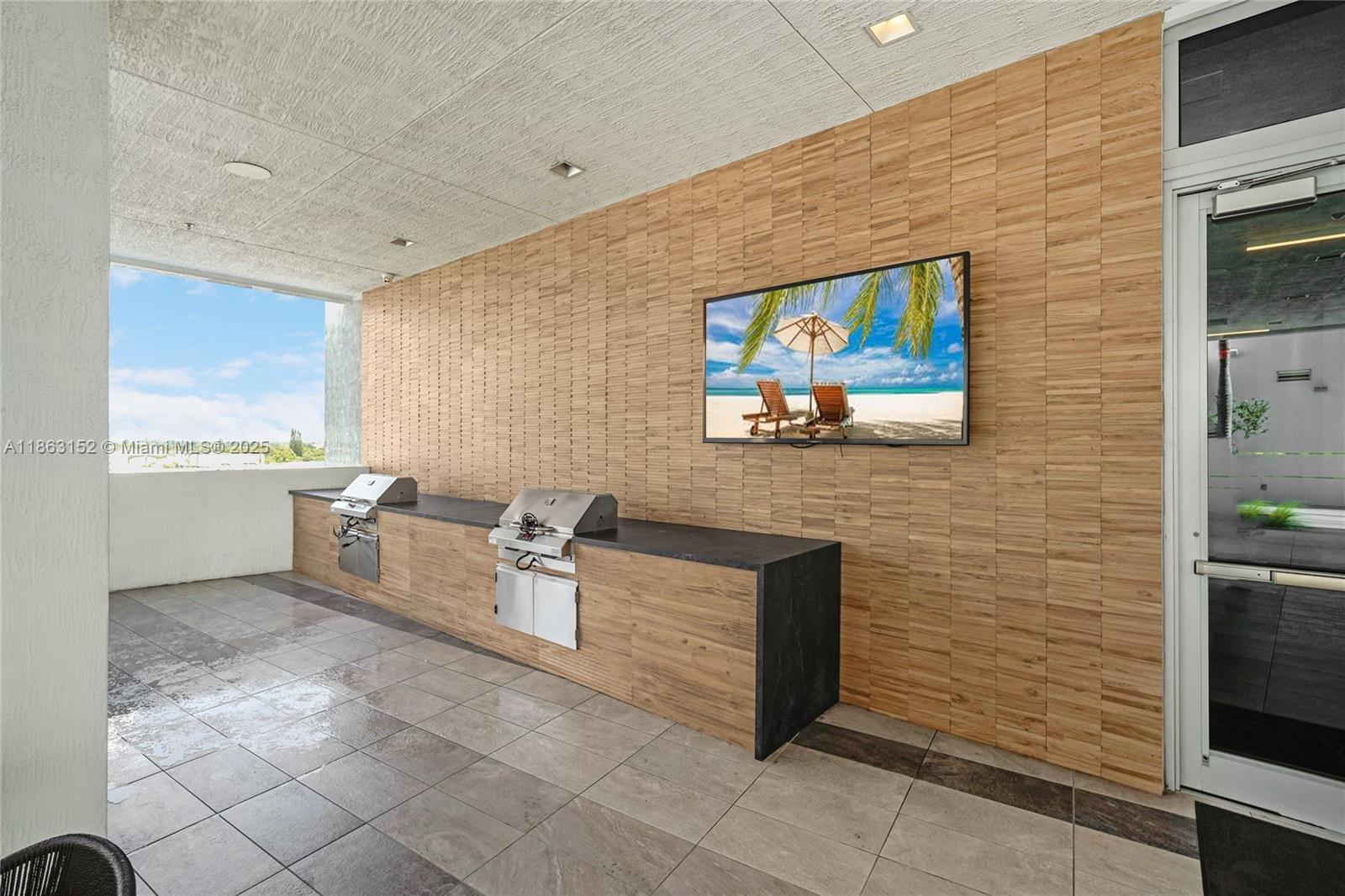 QUADRO CONDO - Residential