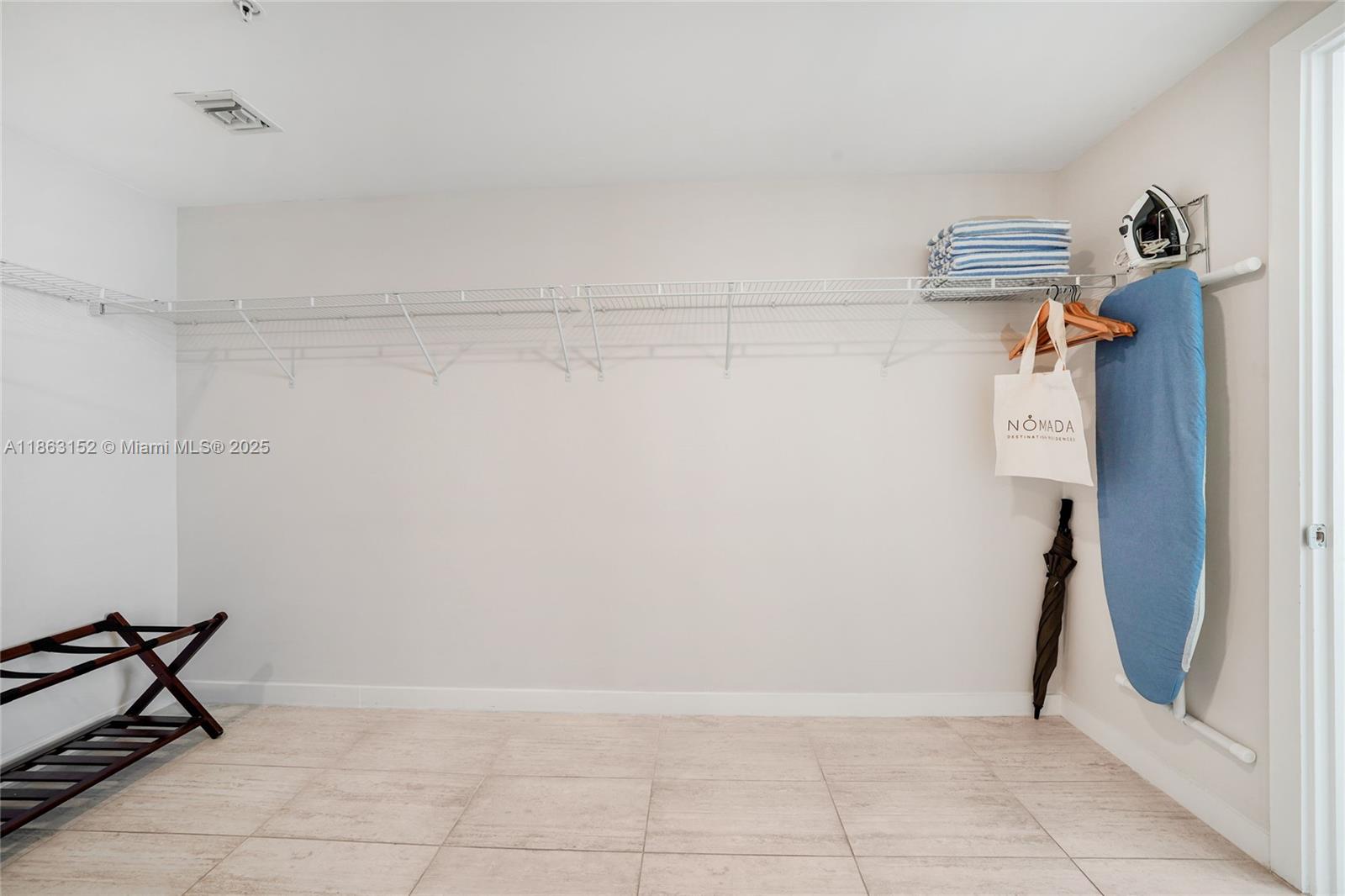 QUADRO CONDO - Residential