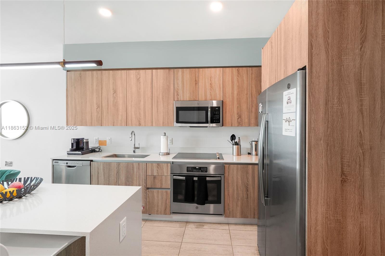 QUADRO CONDO - Residential