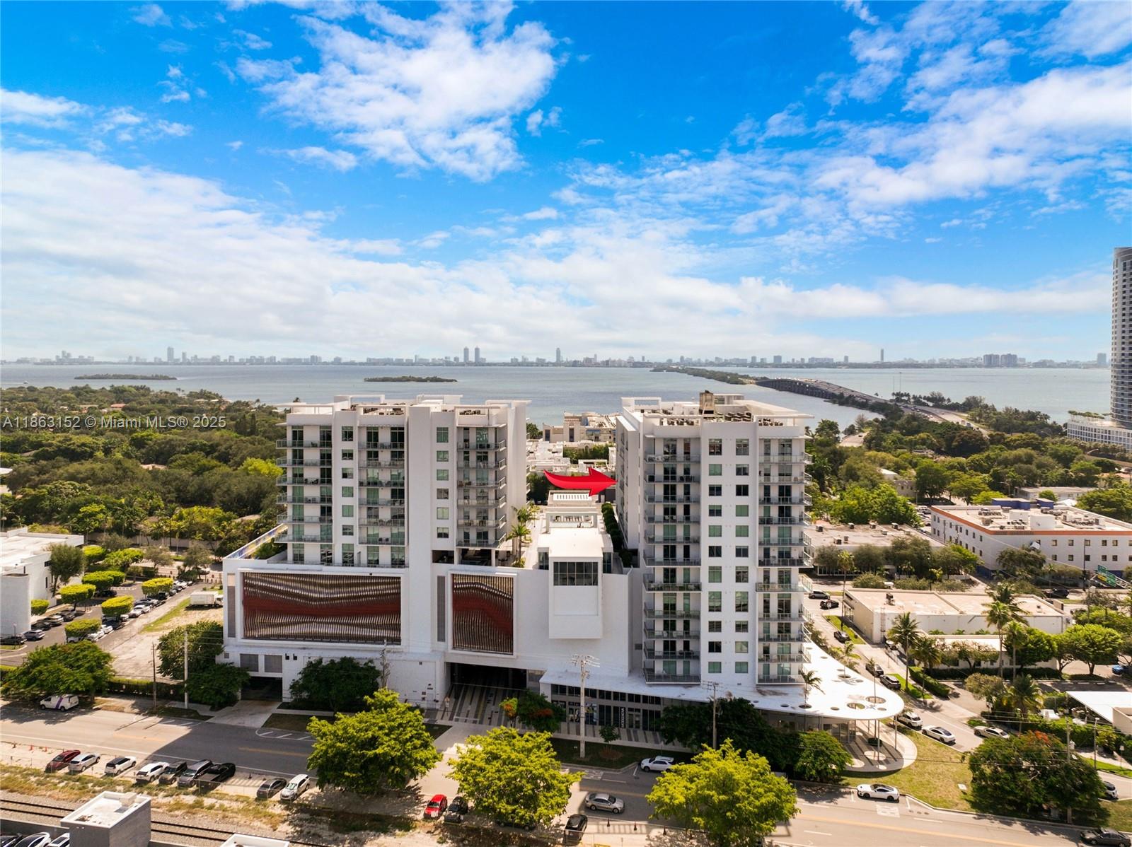 QUADRO CONDO - Residential