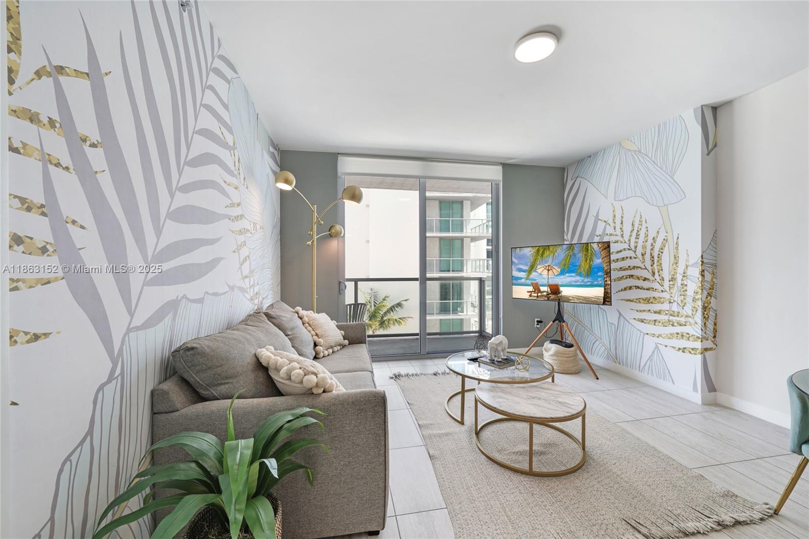 QUADRO CONDO - Residential