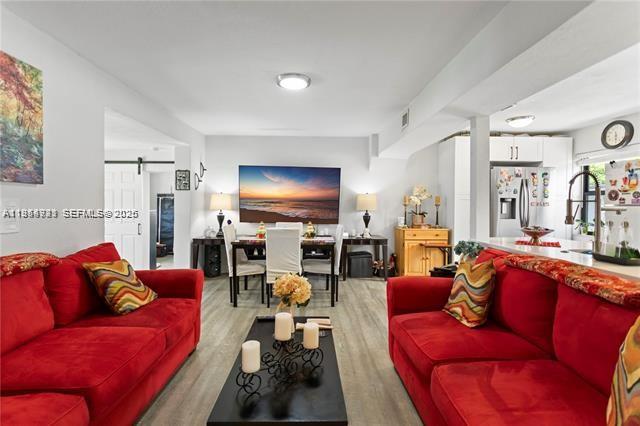 HOLLYWOOD HIGHLANDS PARK - Residential