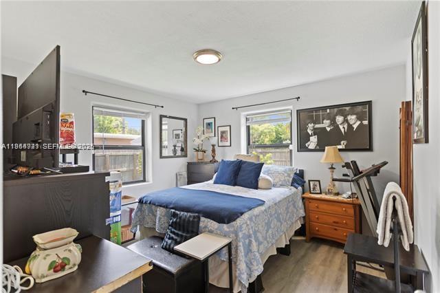 HOLLYWOOD HIGHLANDS PARK - Residential