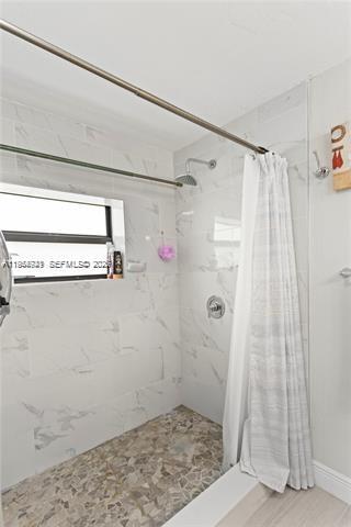 HOLLYWOOD HIGHLANDS PARK - Residential