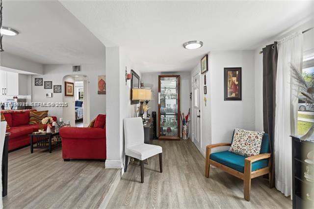 HOLLYWOOD HIGHLANDS PARK - Residential