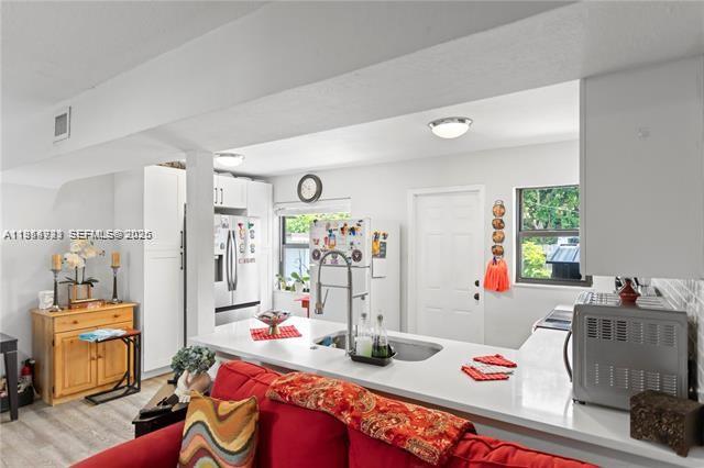 HOLLYWOOD HIGHLANDS PARK - Residential