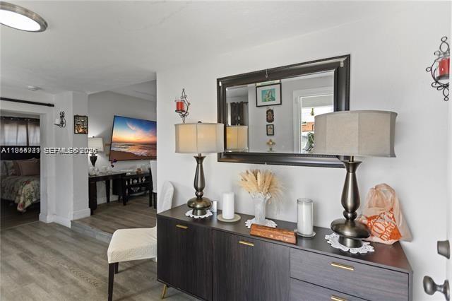 HOLLYWOOD HIGHLANDS PARK - Residential