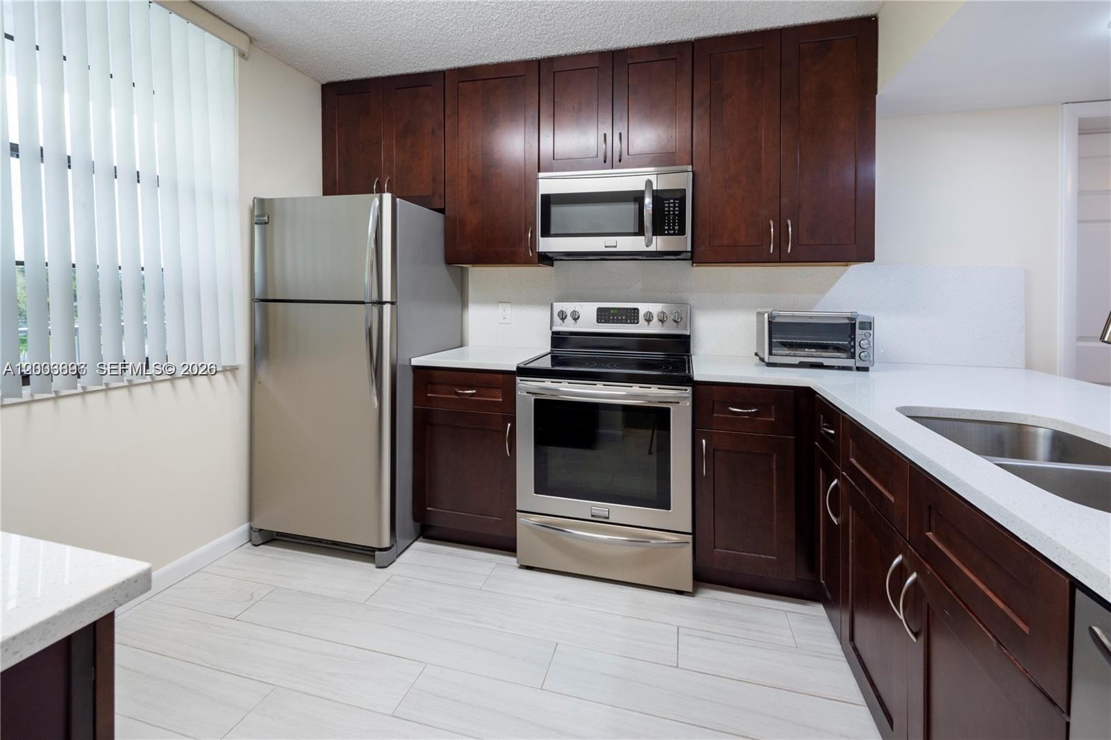 CONDO 15 OF WHITEHALL CON - Residential