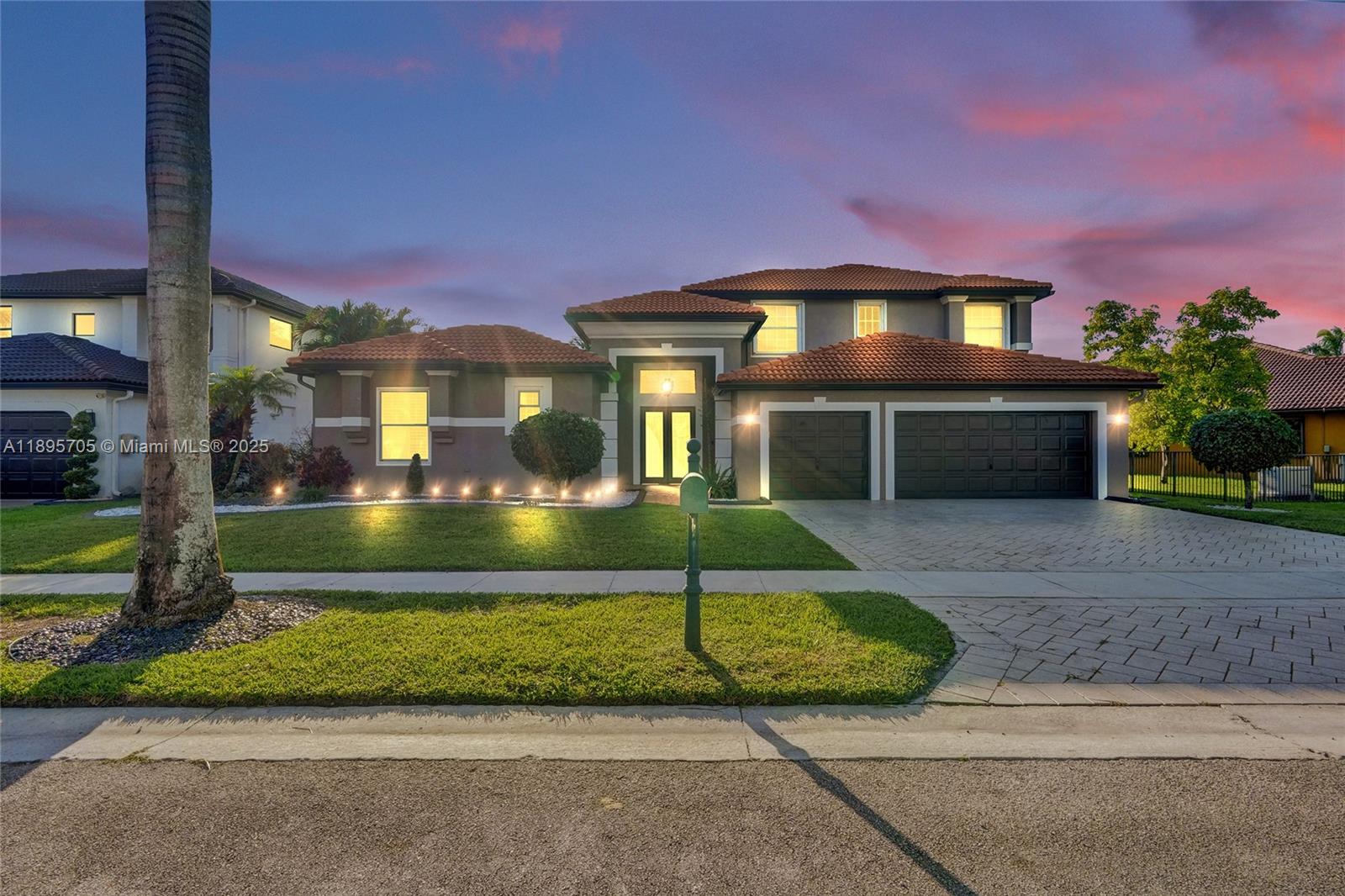 SUNSET LAKES PLAT TWO - Residential